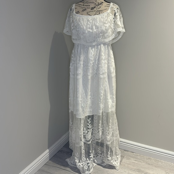 EUC White Off the Shoulder Dress Size L - Picture 3 of 5